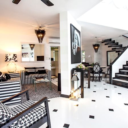 Four On Drupadi Villa Seminyak Kültér fotó