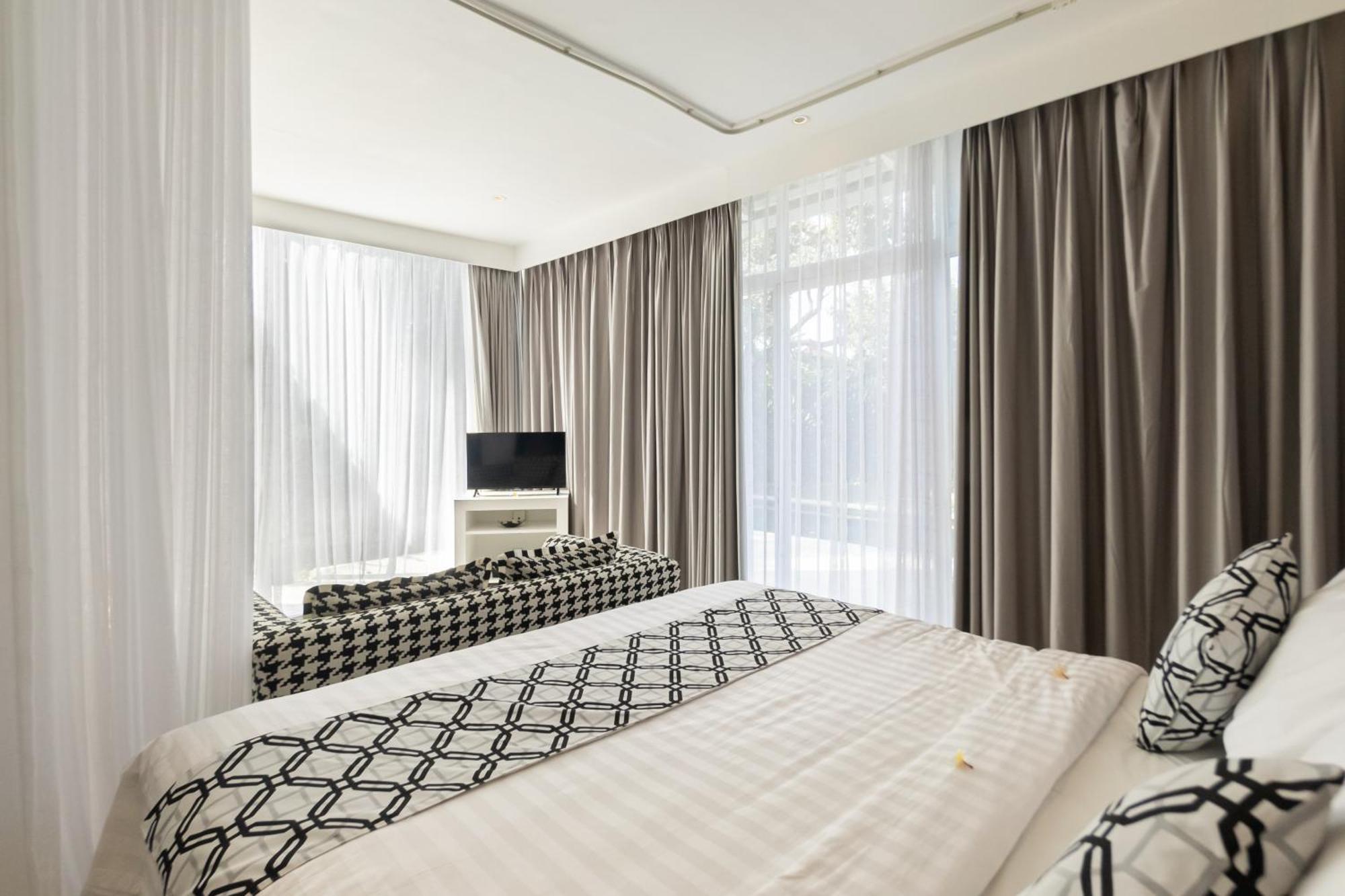 Four On Drupadi Villa Seminyak Kültér fotó